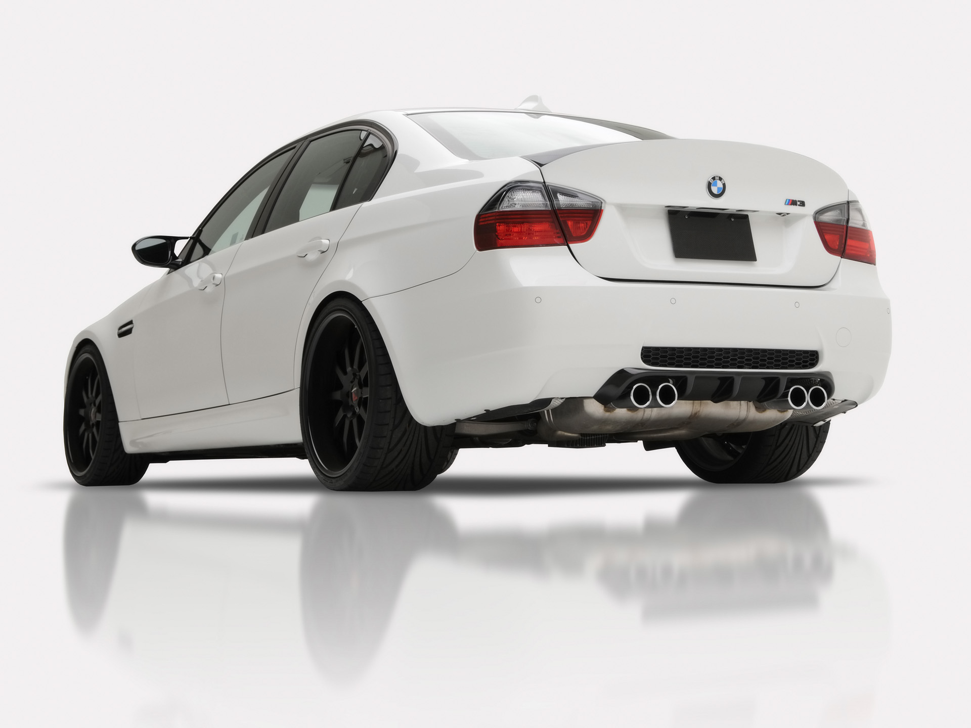 Bmw E90 M3 2006 - HD Wallpaper 