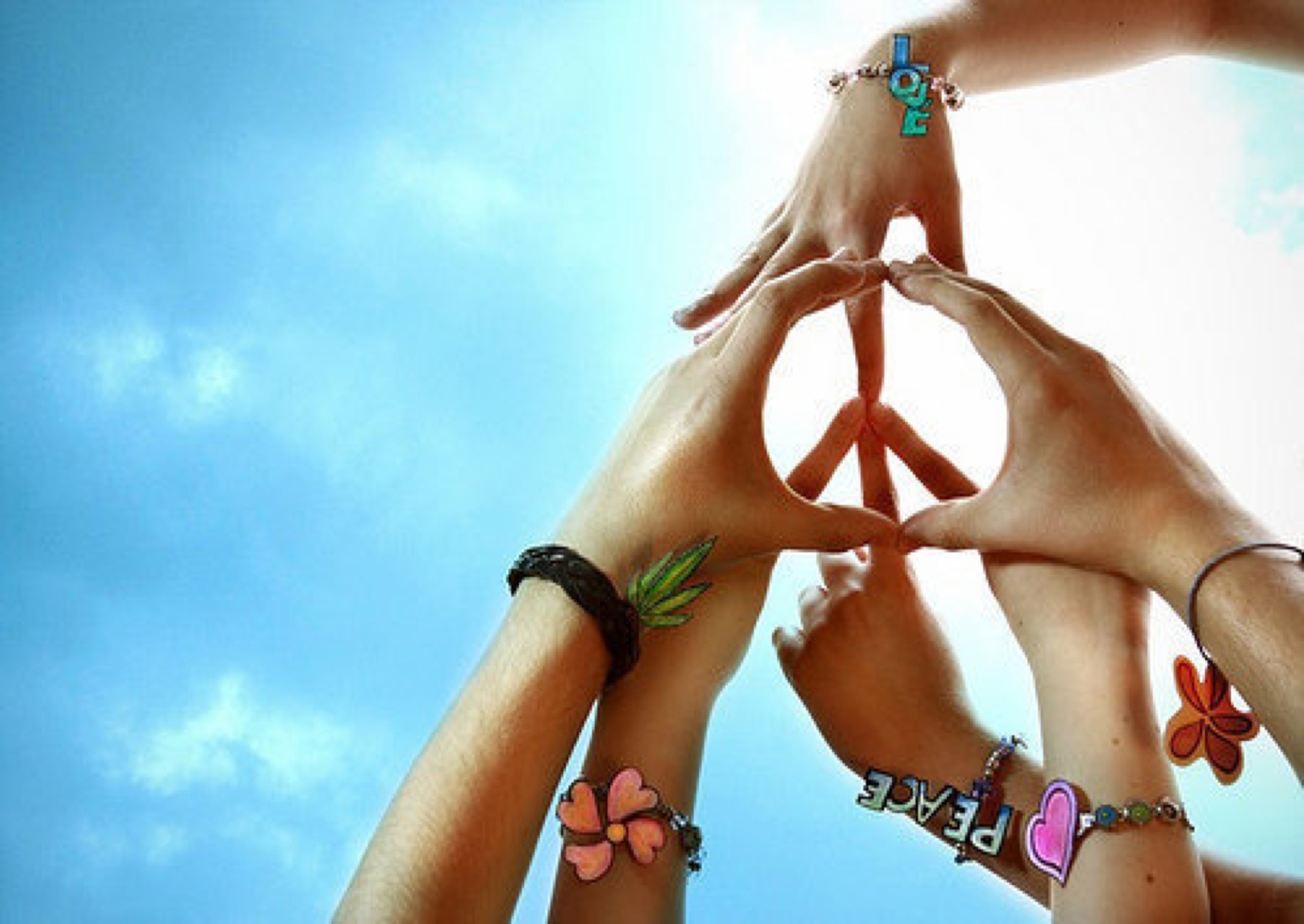 Peace And Love - 2370x1680 Wallpaper 