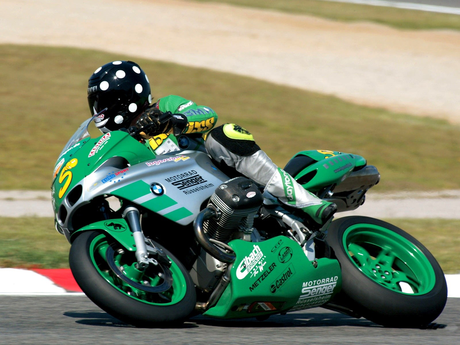 Green Bmw Motorcycle Racing - Bmw Boxer Cup - HD Wallpaper 