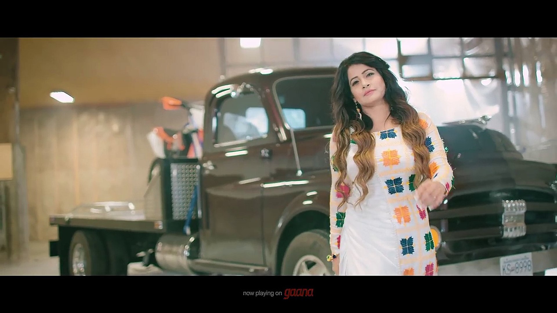 Bari Bari Barsi Khatan Gaya Si Miss Pooja - HD Wallpaper 