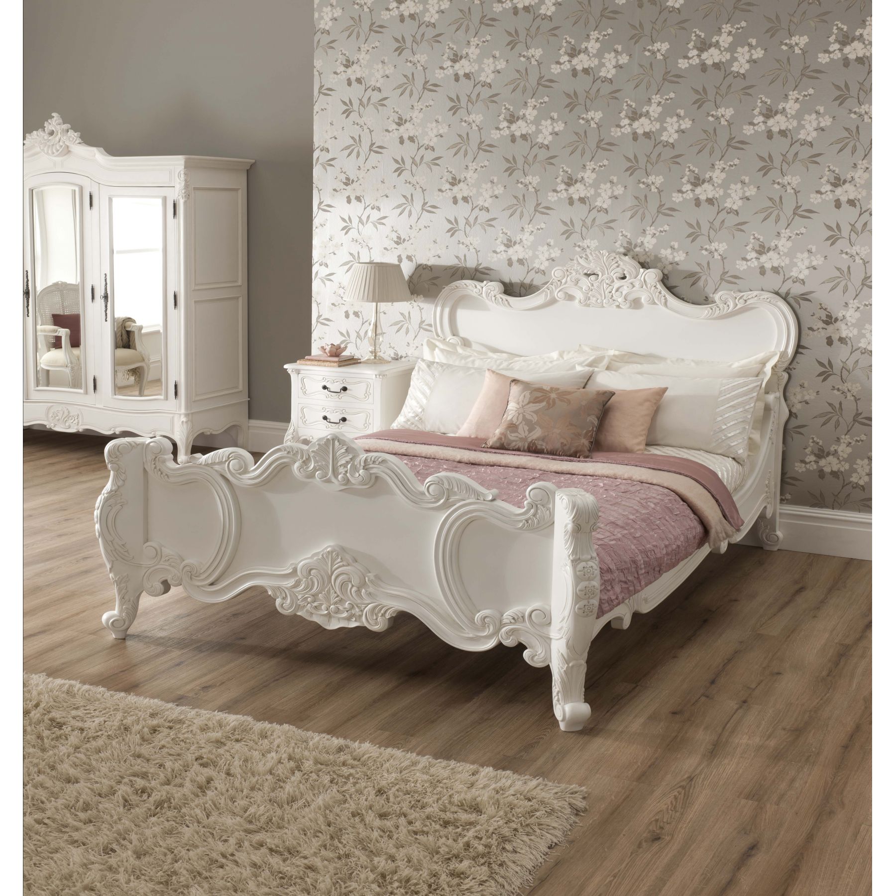 Shabby Chic Bedroom Furniture With Antique Frames - White French Provincial Beds - HD Wallpaper 