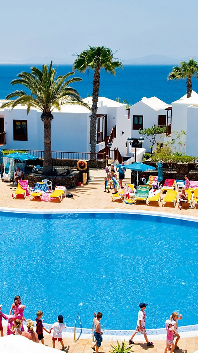 Holiday Village Flamingo Beach Iphone Wallpaper - Holiday Village Lanzarote Playa Blanca - HD Wallpaper 