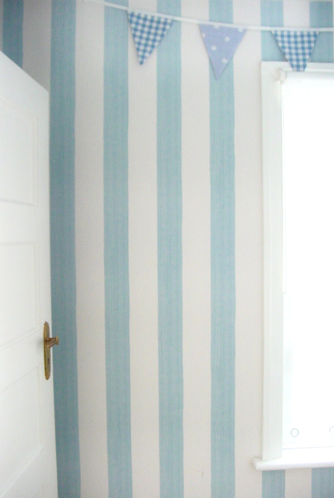 Wallpaper Floral & Striped Wallpaper Next Official - Bathroom - HD Wallpaper 