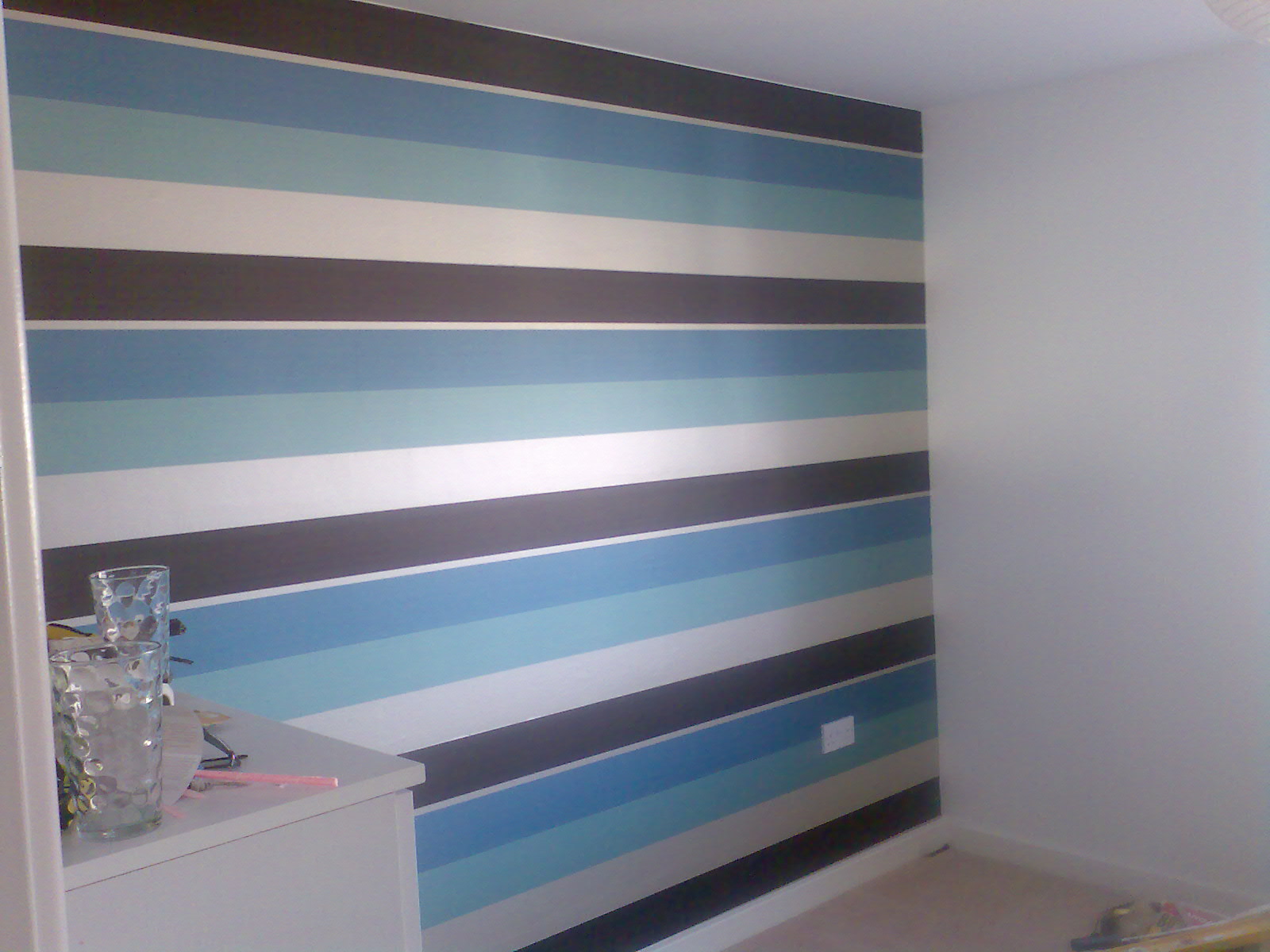 Exclusive Horizontal Wallpaper In A Bedroom In Northampton - Grey And Blue Striped Wall - HD Wallpaper 