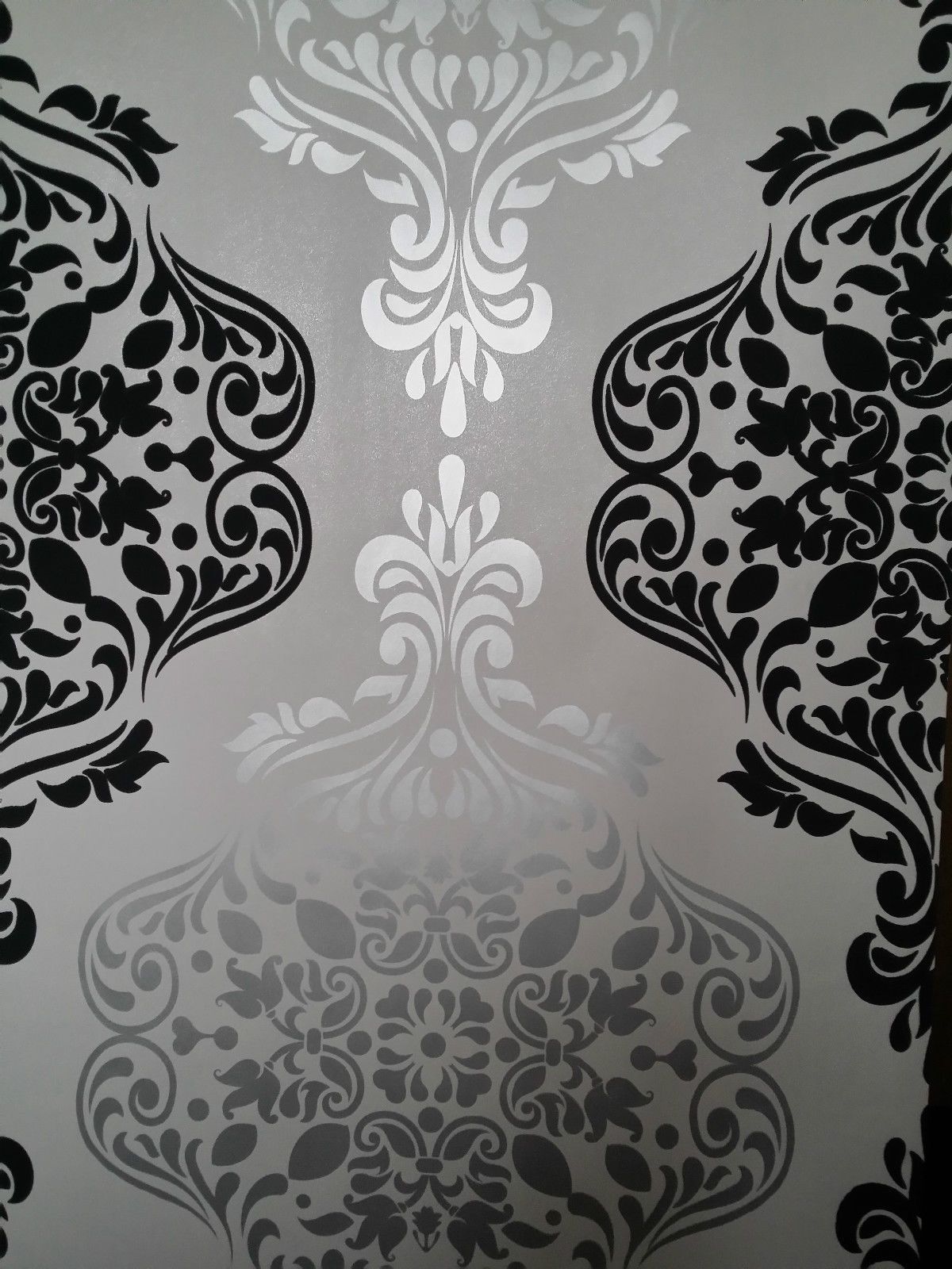 Black White And Silver - HD Wallpaper 
