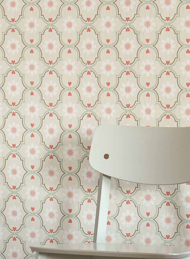 Red And Cream - HD Wallpaper 