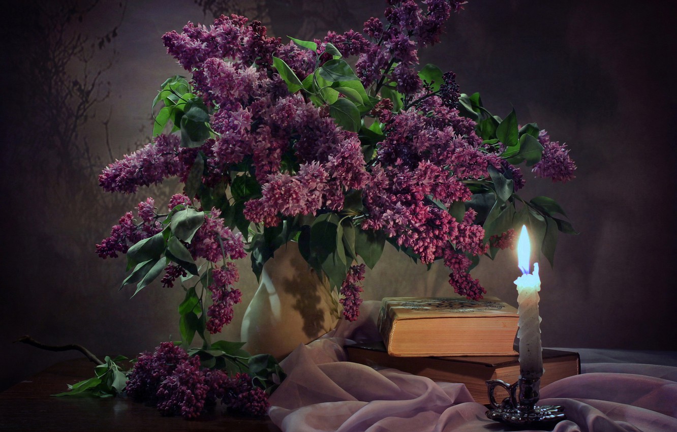 Photo Wallpaper Table, Fire, Books, Candle, Bouquet, - Сирень Ночь - HD Wallpaper 
