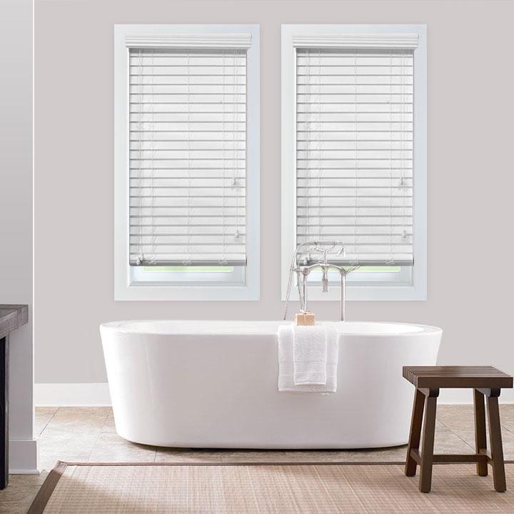 Bathroom Window Shades - HD Wallpaper 