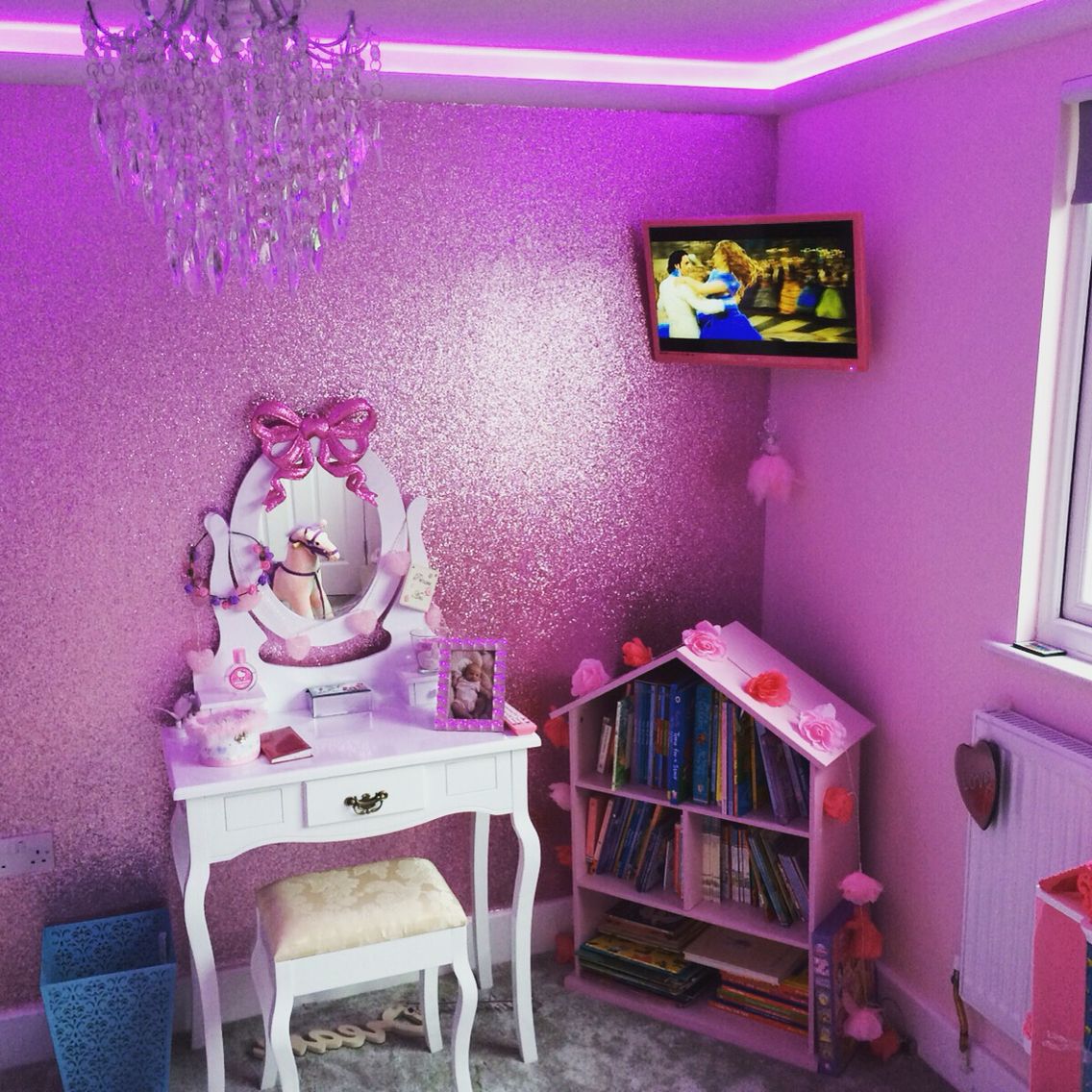 Pink Glitter Wallpaper Room - HD Wallpaper 