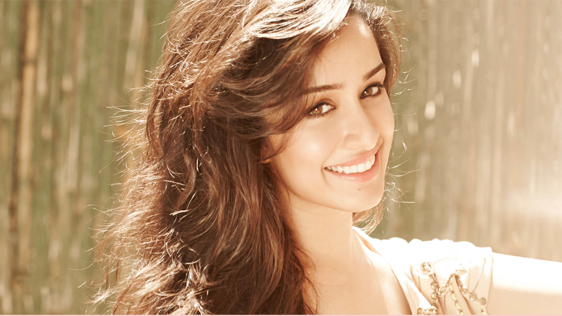 Shraddha Kapoor - HD Wallpaper 