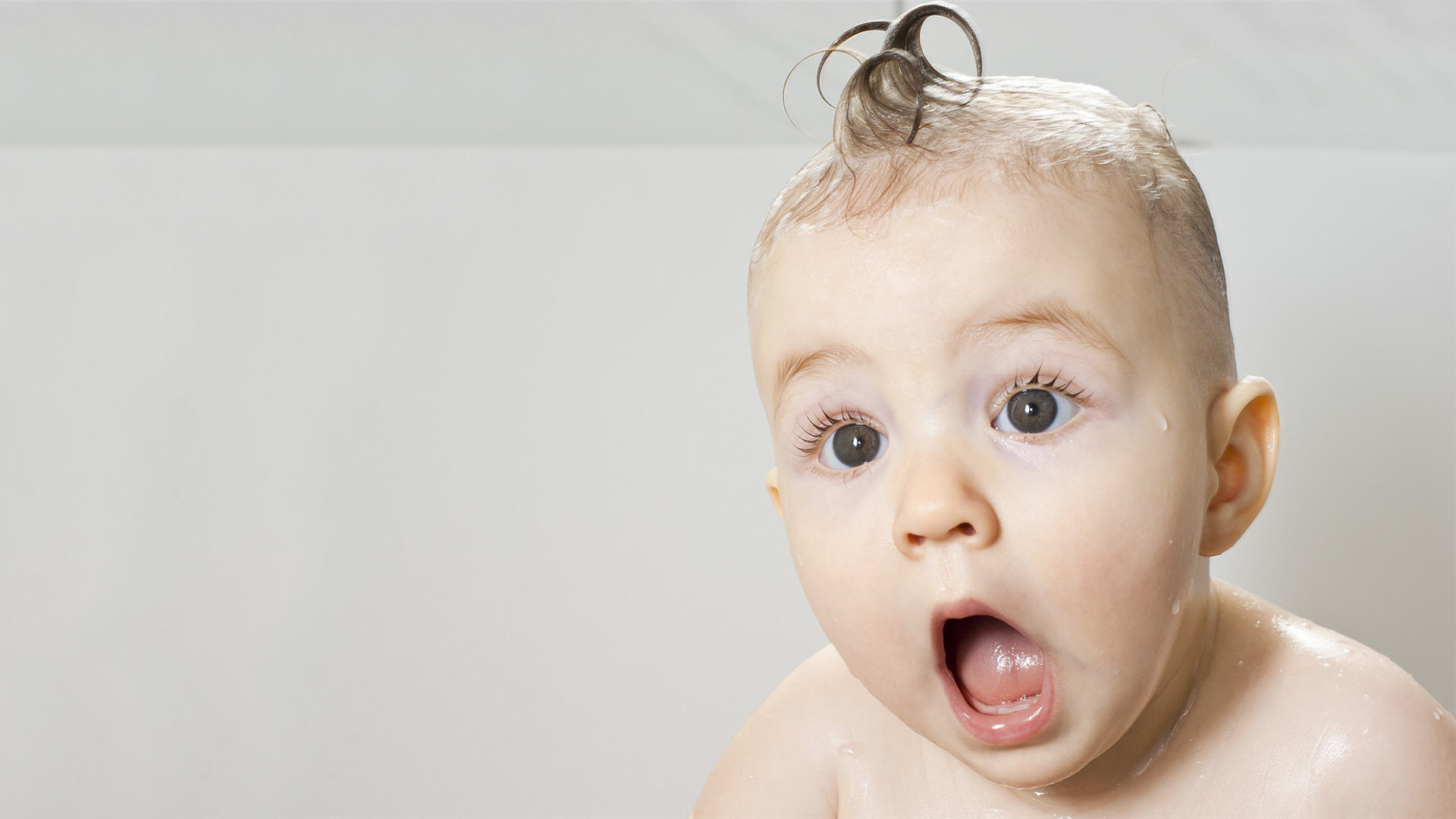 Cute Funny Baby Wallpaper Hd Free Download At Heroeswallpapers - Child Funny - HD Wallpaper 