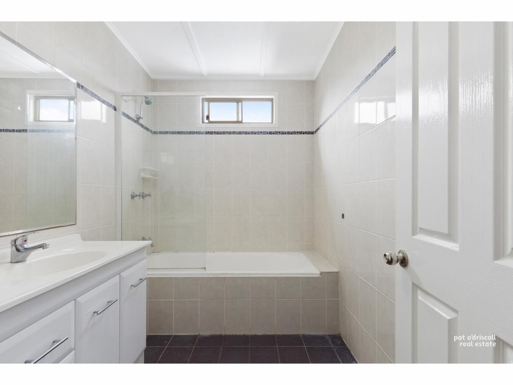 27 Wilkinson Street Wandal Qld 4700 Onthehouse Com - Bathroom - HD Wallpaper 