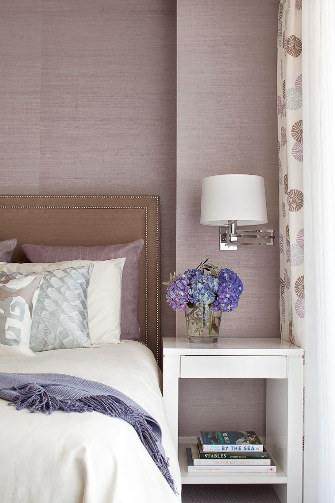 Mauve And Brown Bedroom - HD Wallpaper 