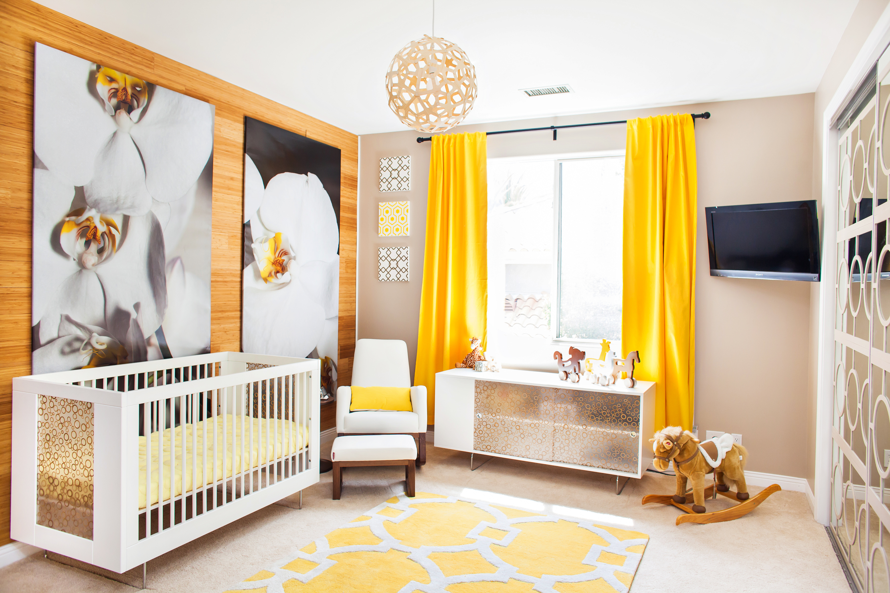 Yellow Curtains Baby Room - HD Wallpaper 