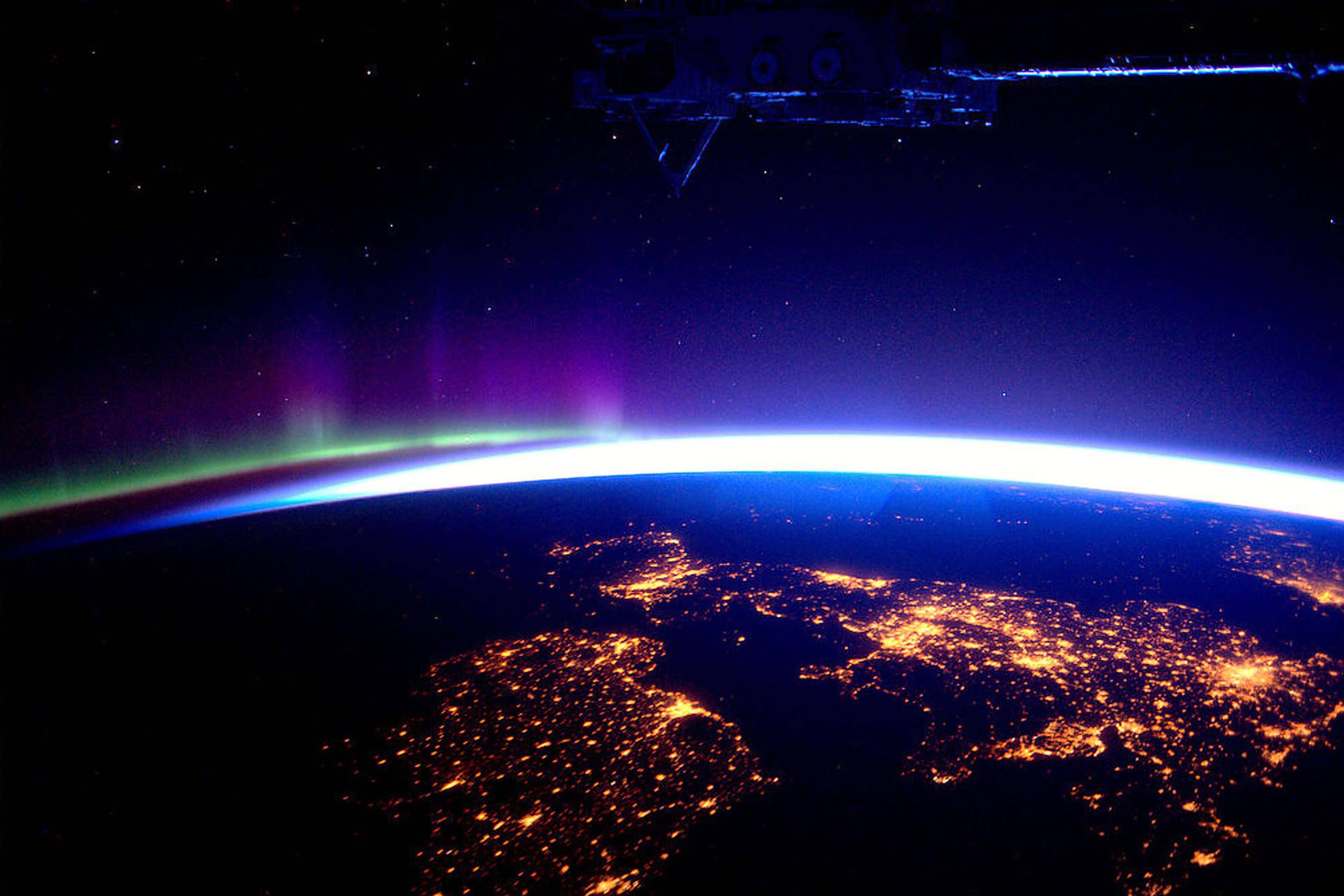 Uk From Space At Night - HD Wallpaper 