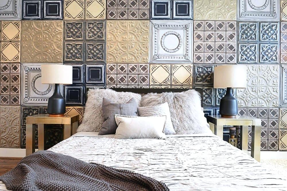 Tiled Bedroom Feature Wall - 1000x667 Wallpaper - teahub.io