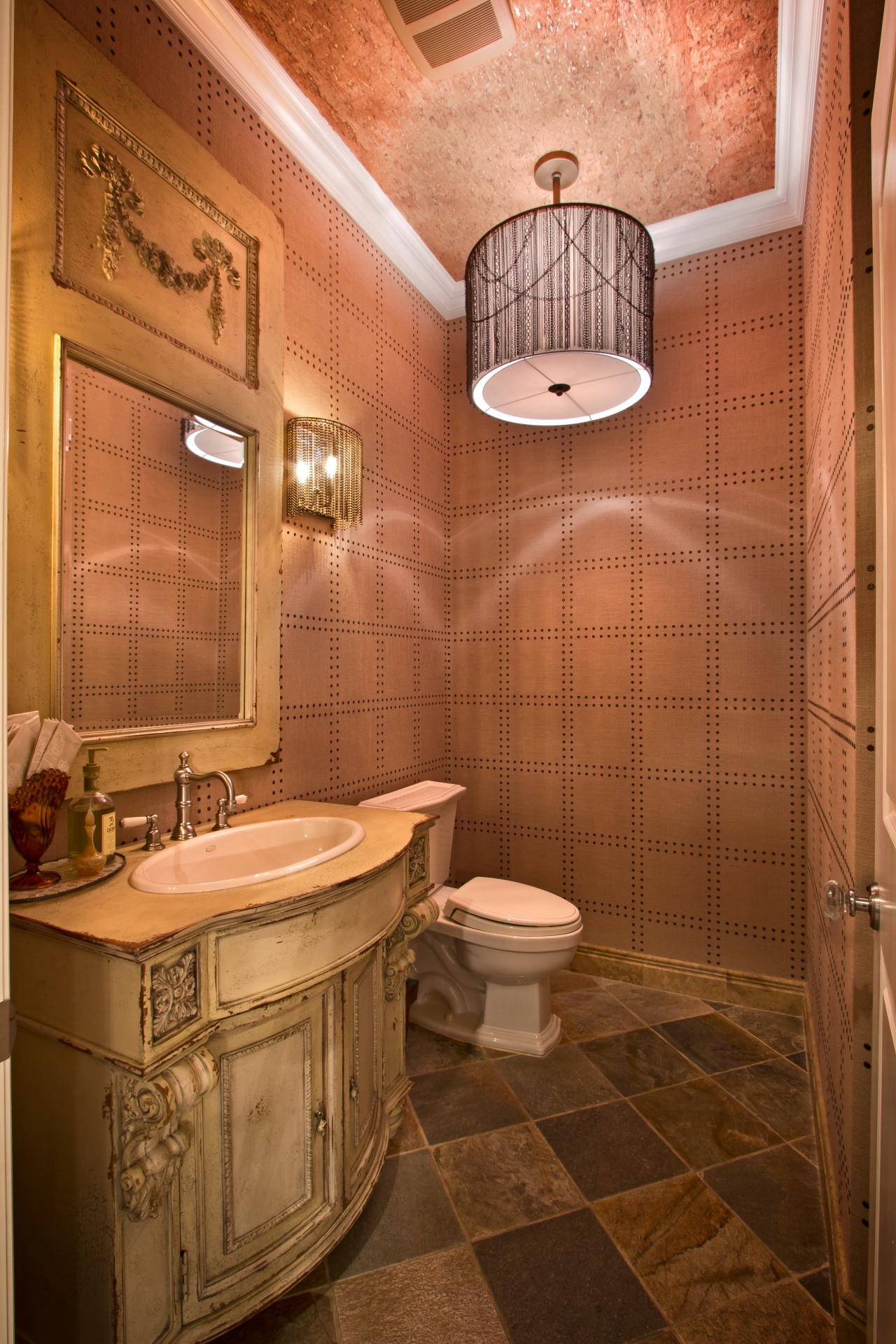 Neutral Traditional Bathroom - Bathroom - HD Wallpaper 