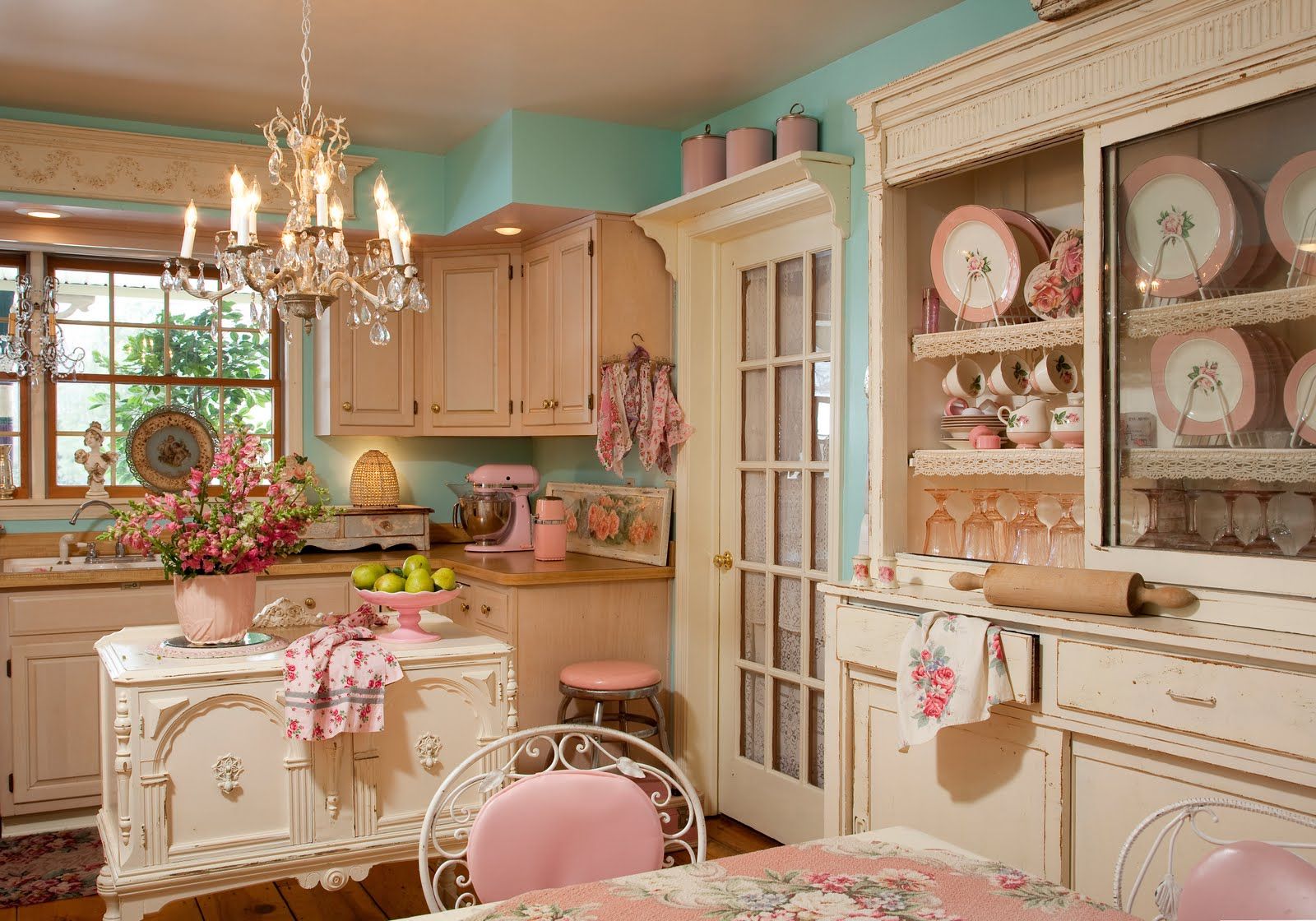 Pink French Country Kitchen - HD Wallpaper 