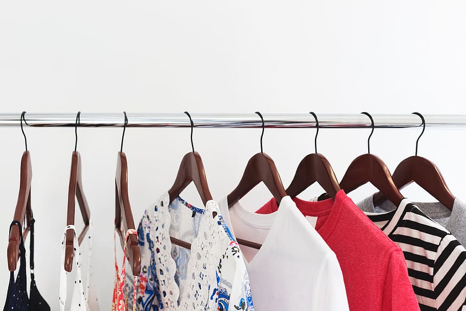 Clothing On Retail Rack Photo, Sale, Clothes, Shopping, - Dress Pre Loved - HD Wallpaper 