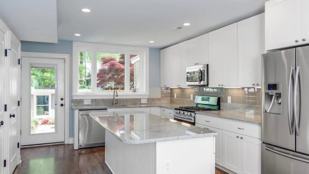 Light Grey Gloss Kitchen - HD Wallpaper 