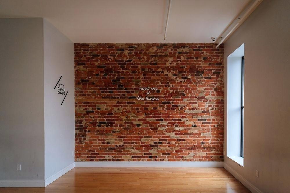 Studio A Brick Feature Wall Yelp Brick Feature Wall - Wall - HD Wallpaper 