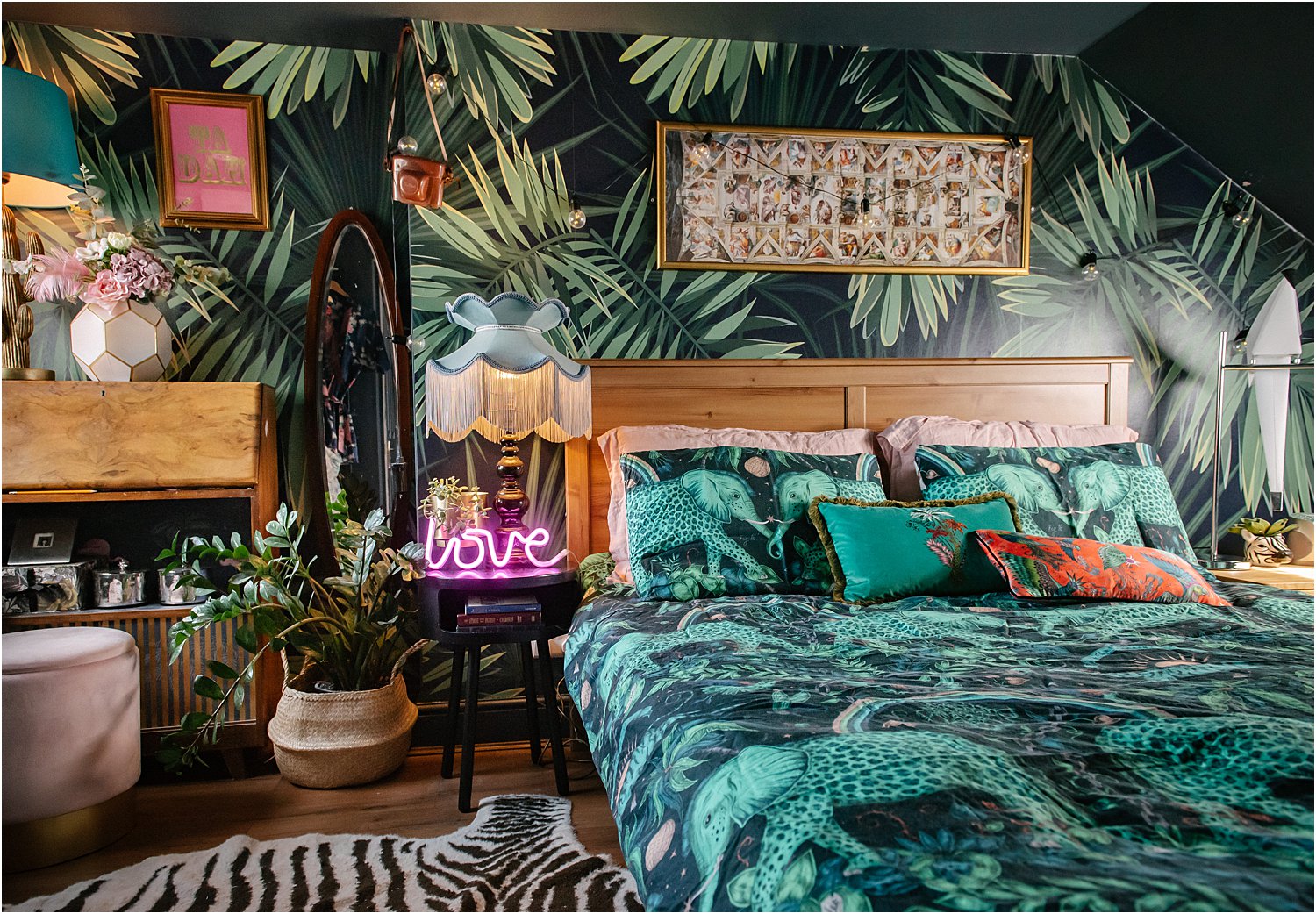Jungle Wallpaper Woodlands Bedroom Nature Dark Eclectic - Sistine Chapel; Ceiling Frescos After Restoration - HD Wallpaper 