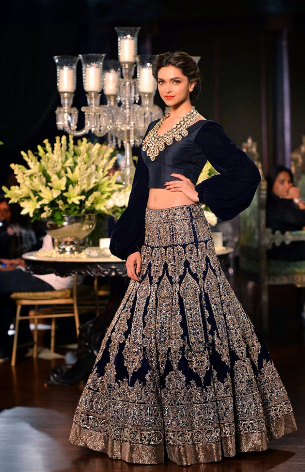 Deepika Padukone Wallpapers Free Download - Manish Malhotra Lehenga Choli Buy Online - HD Wallpaper 