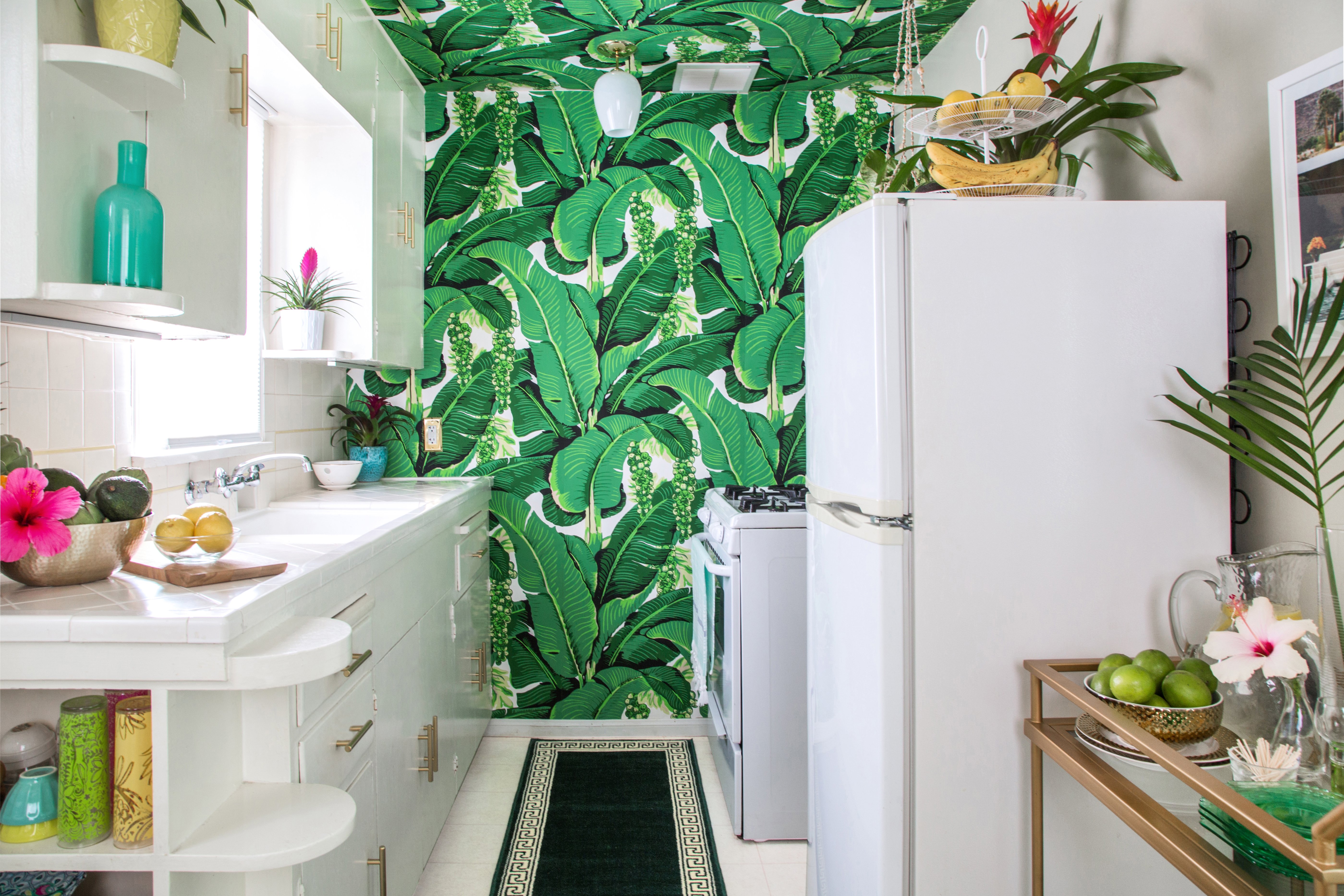 Green Plant Wallpaper Kitchen - HD Wallpaper 