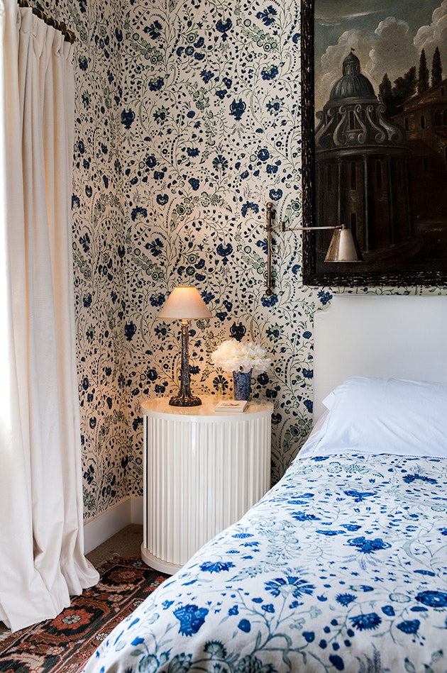 Dianthus Chintz Wallpaper Lapis - HD Wallpaper 