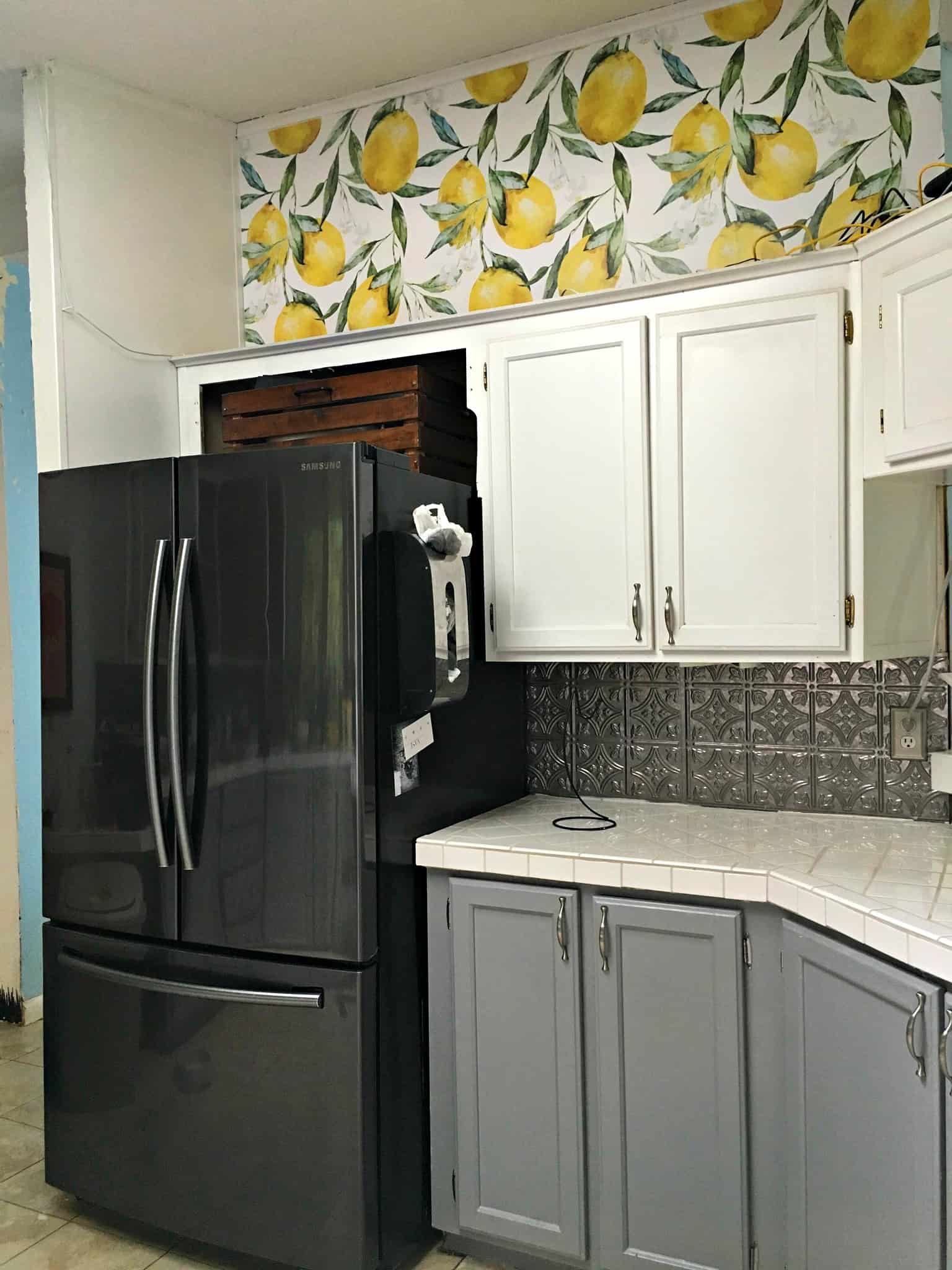 Kitchen Wallpaper Transformation - Yellow Gray Wallpaper Kitchen - HD Wallpaper 