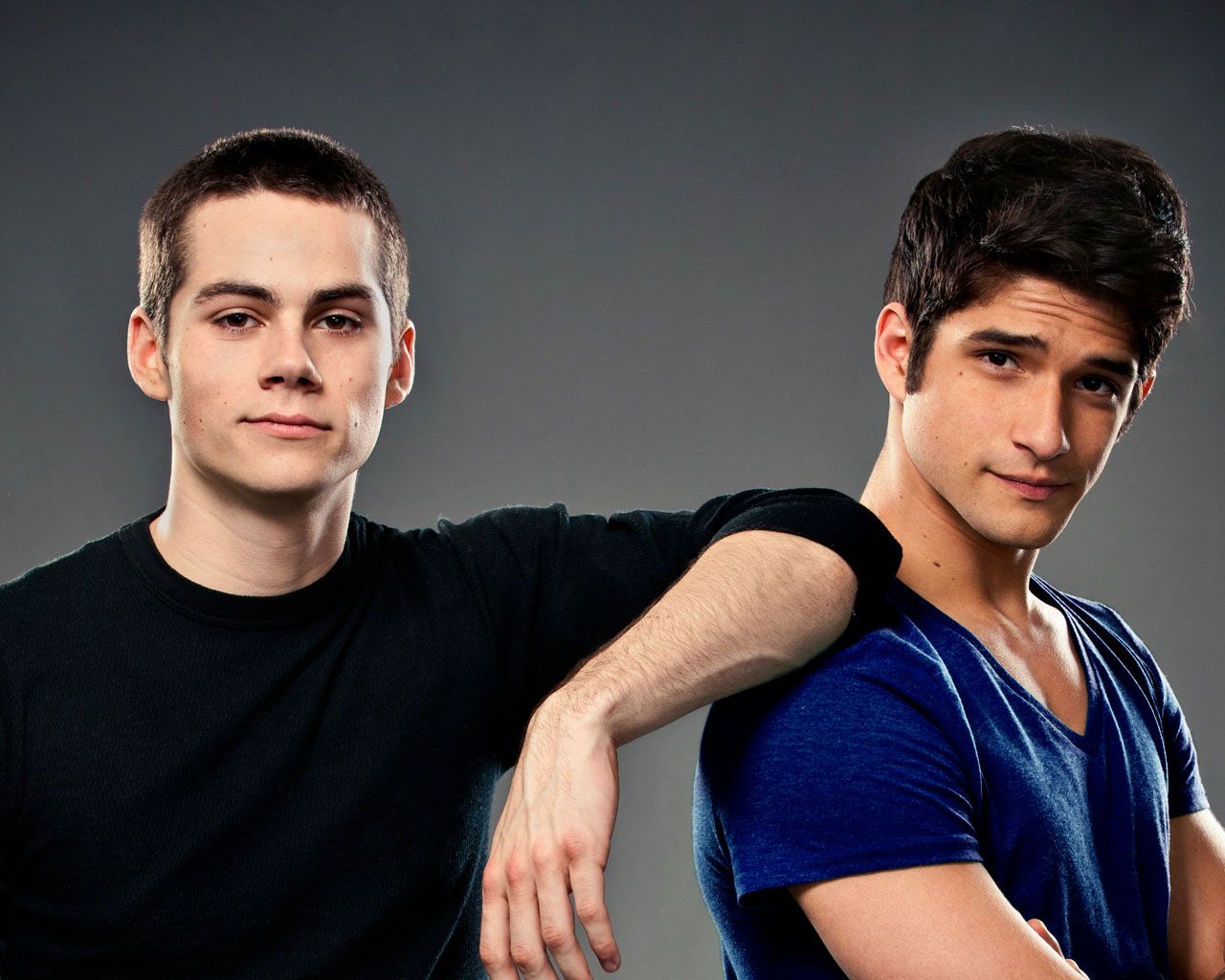 Poses For 2 Boys - HD Wallpaper 