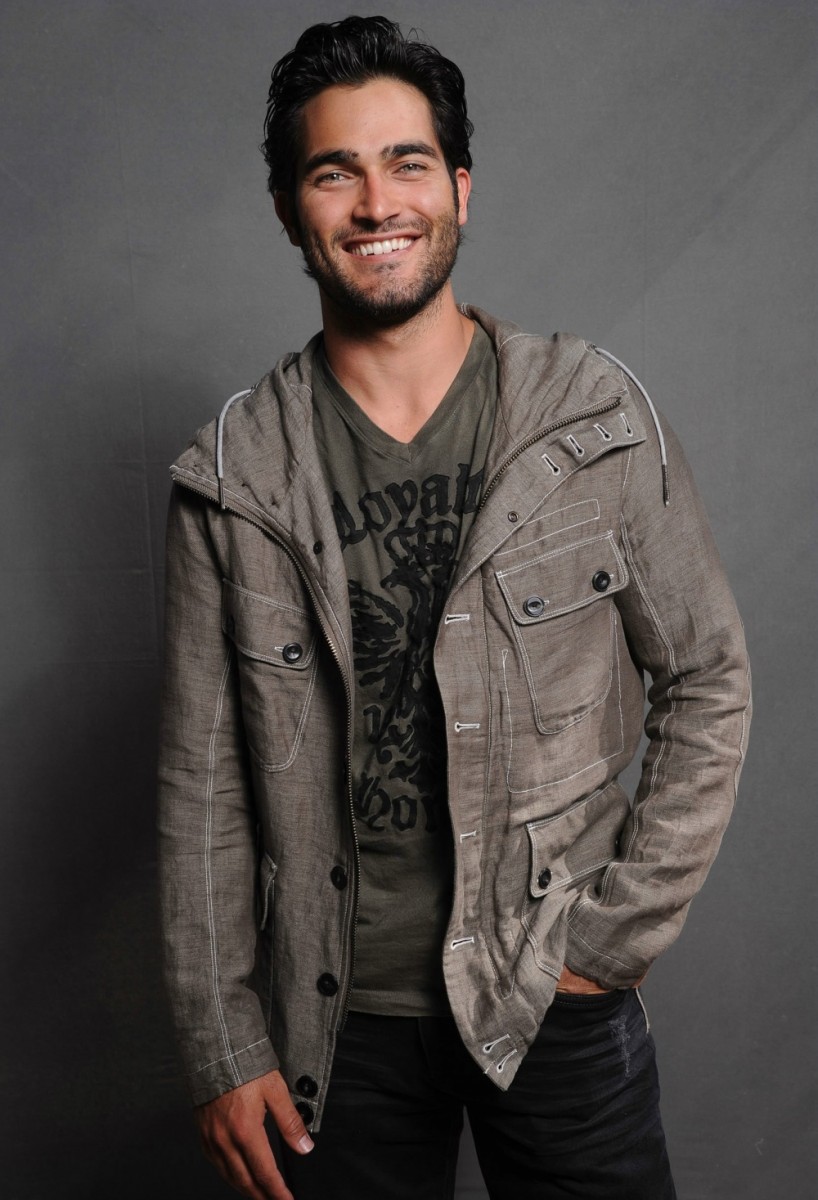 Tyler Hoechlin - Tyler Hoechlin Wallpaper Hd - HD Wallpaper 