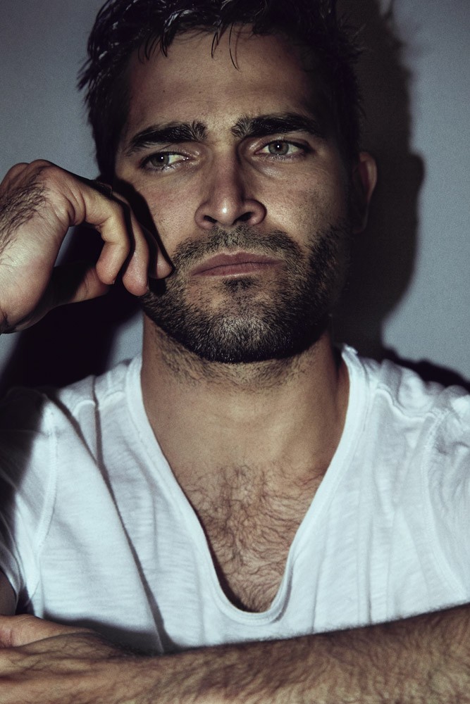 Tyler Hoechlin - 667x1000 Wallpaper - teahub.io
