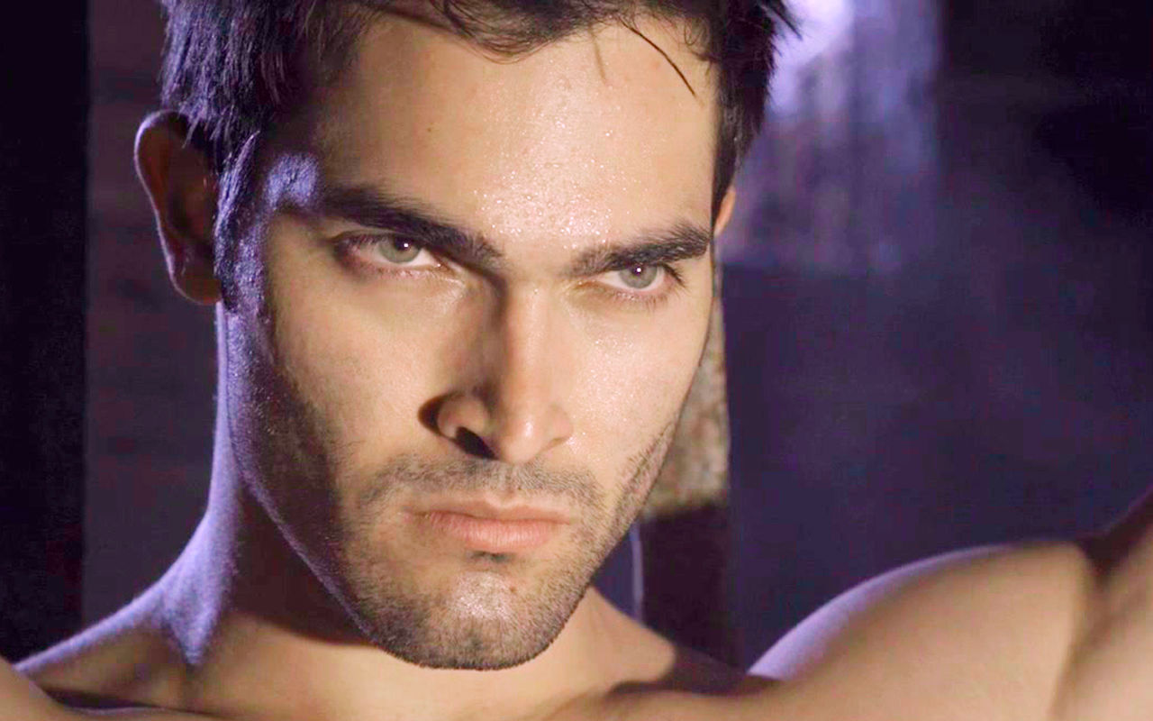 Hoechlin - Teen Wolf Derek Real Name - HD Wallpaper 