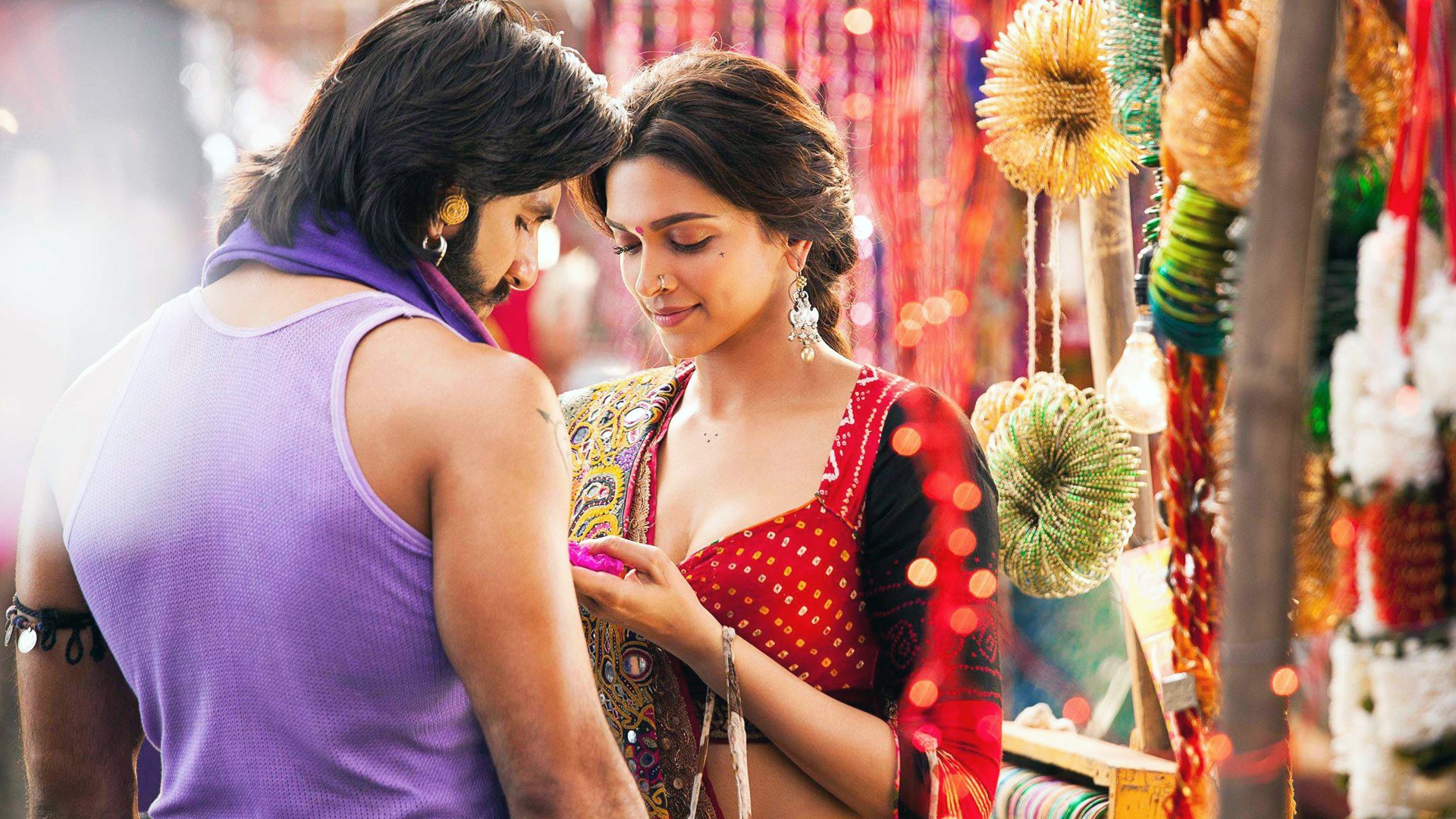 Wallpaper Ranveer Singh Deepika Padukone Couple Market - Love Ranveer Singh Deepika Padukone - HD Wallpaper 