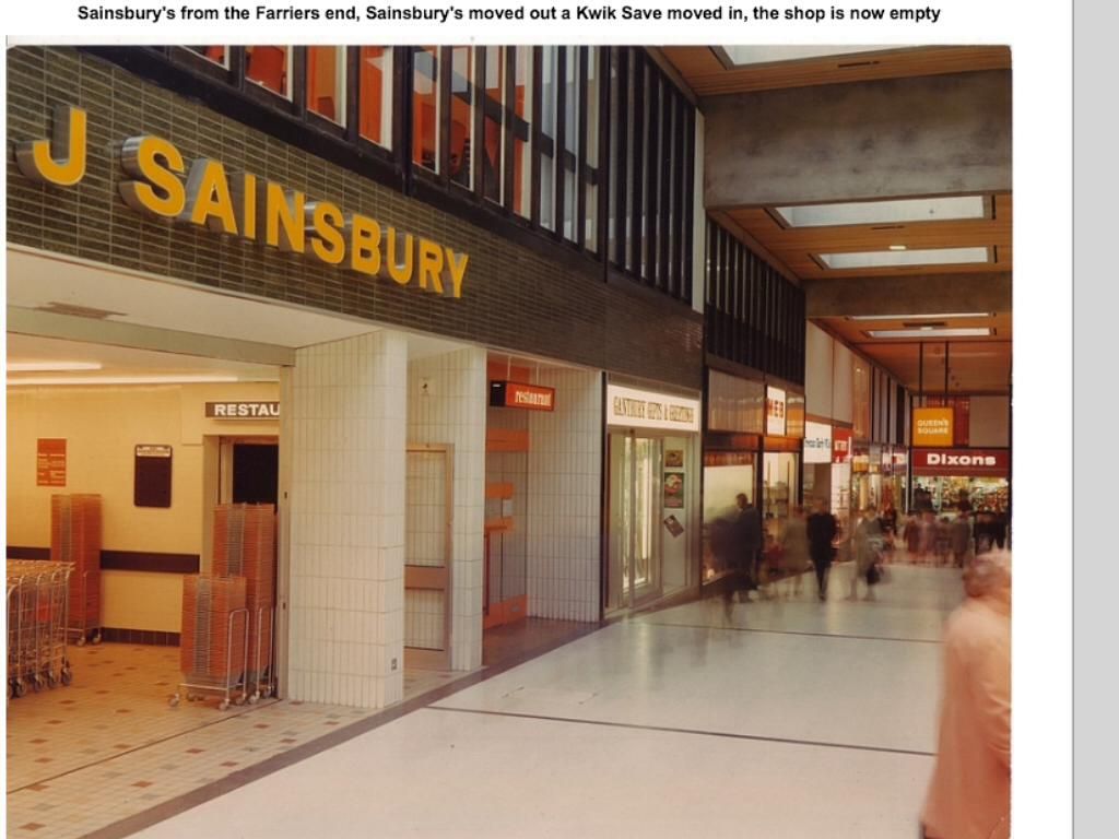 Queens Square West Bromwich - HD Wallpaper 