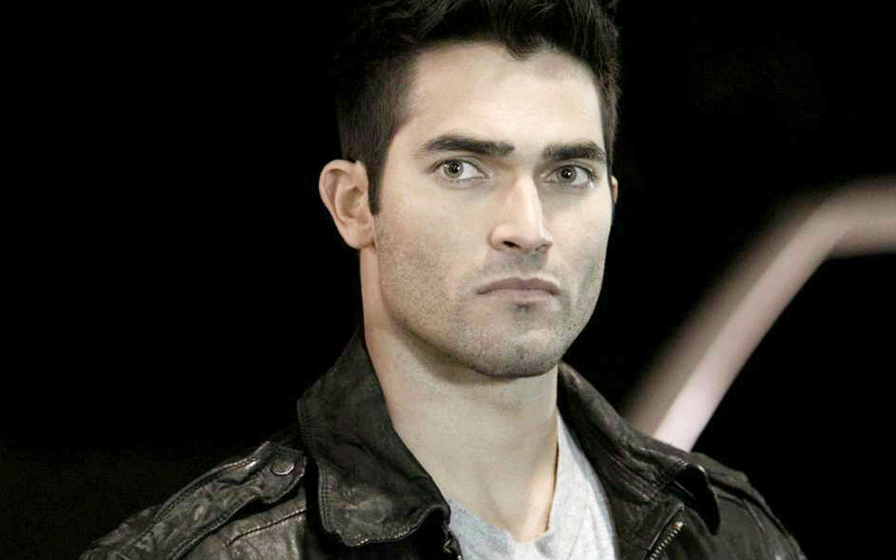 Hoechlin - Derek Hale - HD Wallpaper 