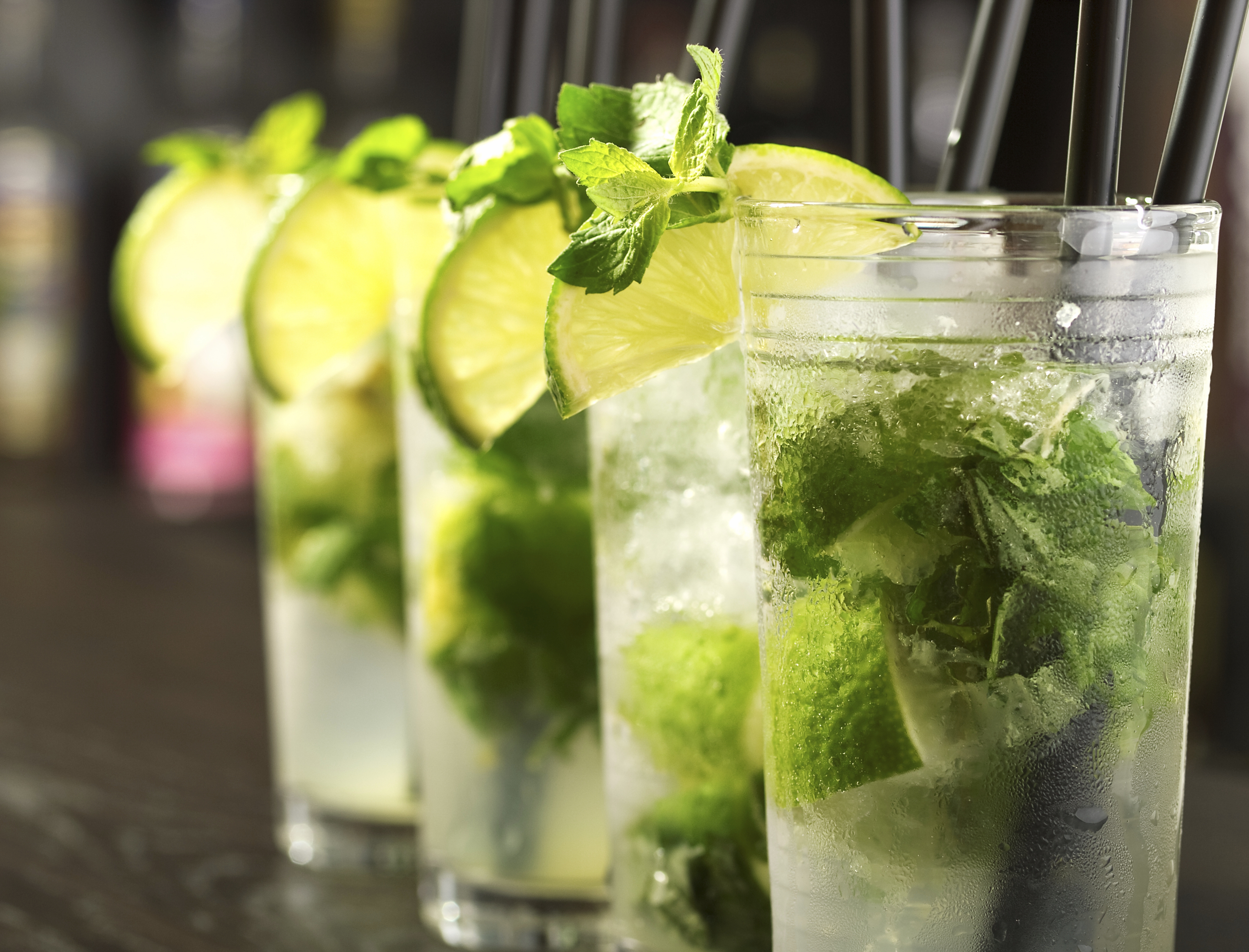 Mojito Wallpapers - Cold Drinks In Cafe - HD Wallpaper 