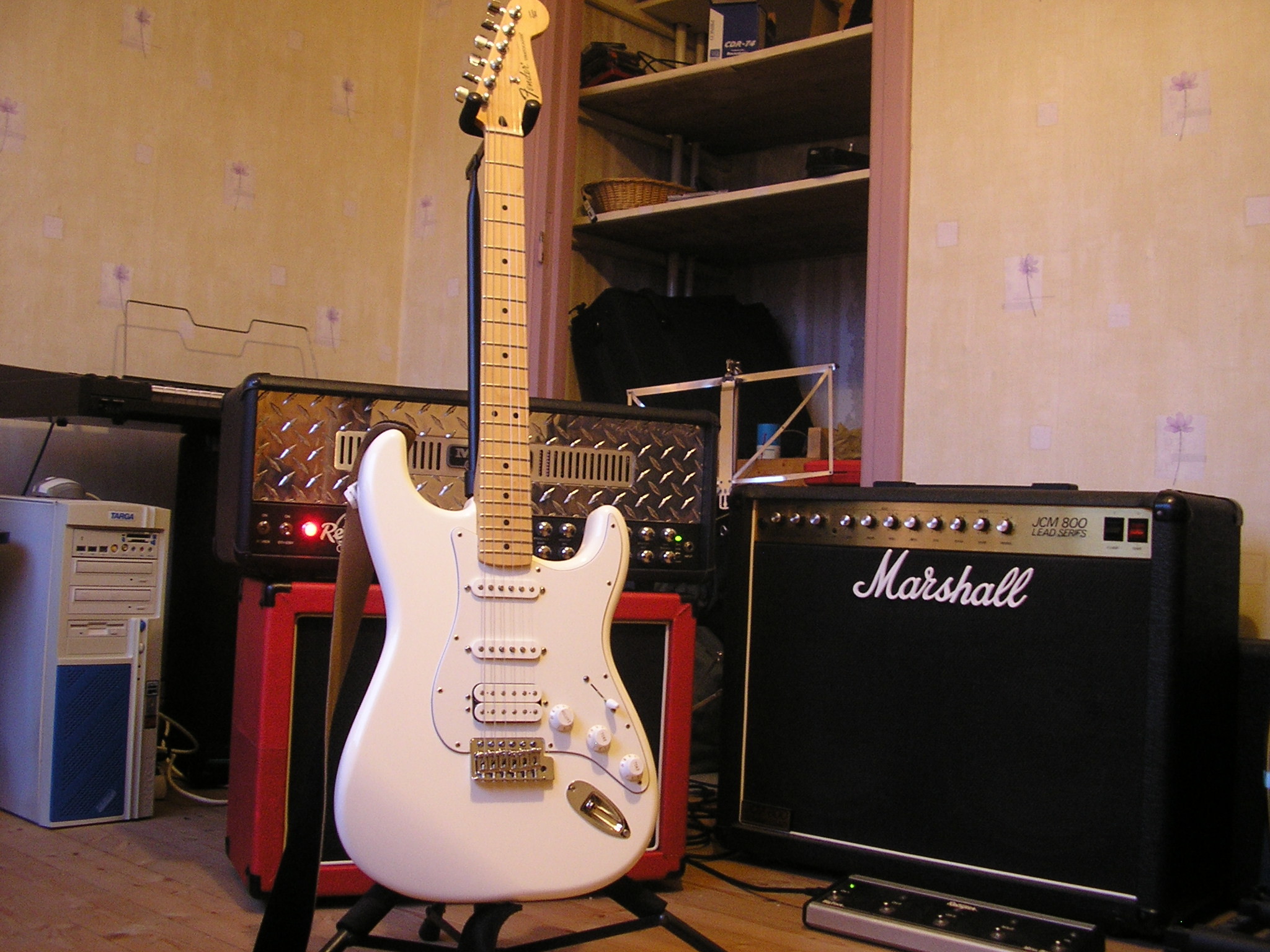 Fender Standard Stratocaster Hss [2006 2008] Anonymous - Convert Solid State Amp Into Head - HD Wallpaper 