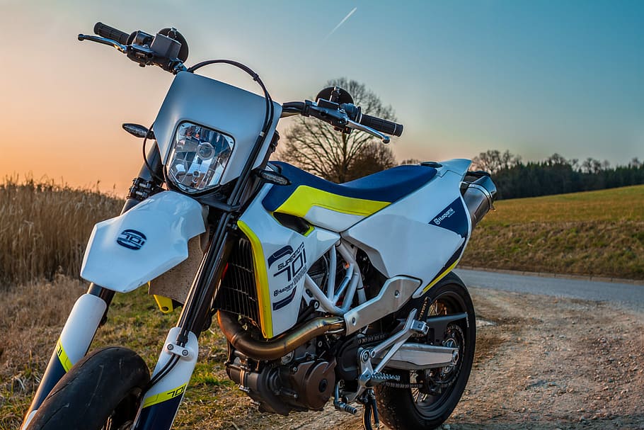 Husqvarna 701 Supermoto - HD Wallpaper 