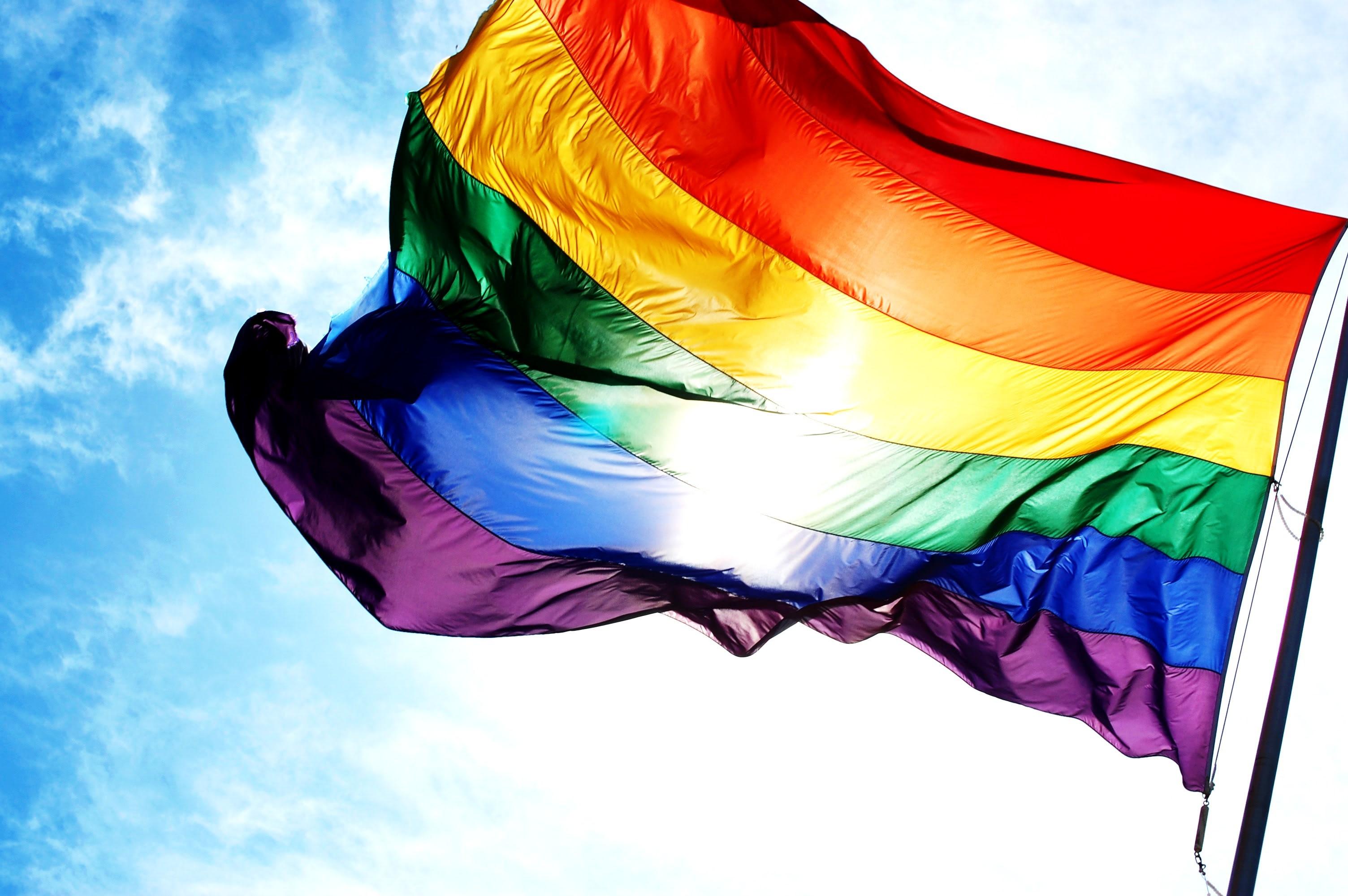 Lgbt Pride Wallpaper - Rainbow Flag Wallpaper Love - HD Wallpaper 