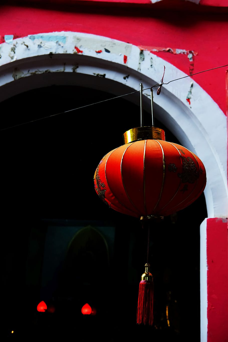 Les Hautes Lumières, Oval Red Lantern, Chinese Lantern, - Lantern - HD Wallpaper 