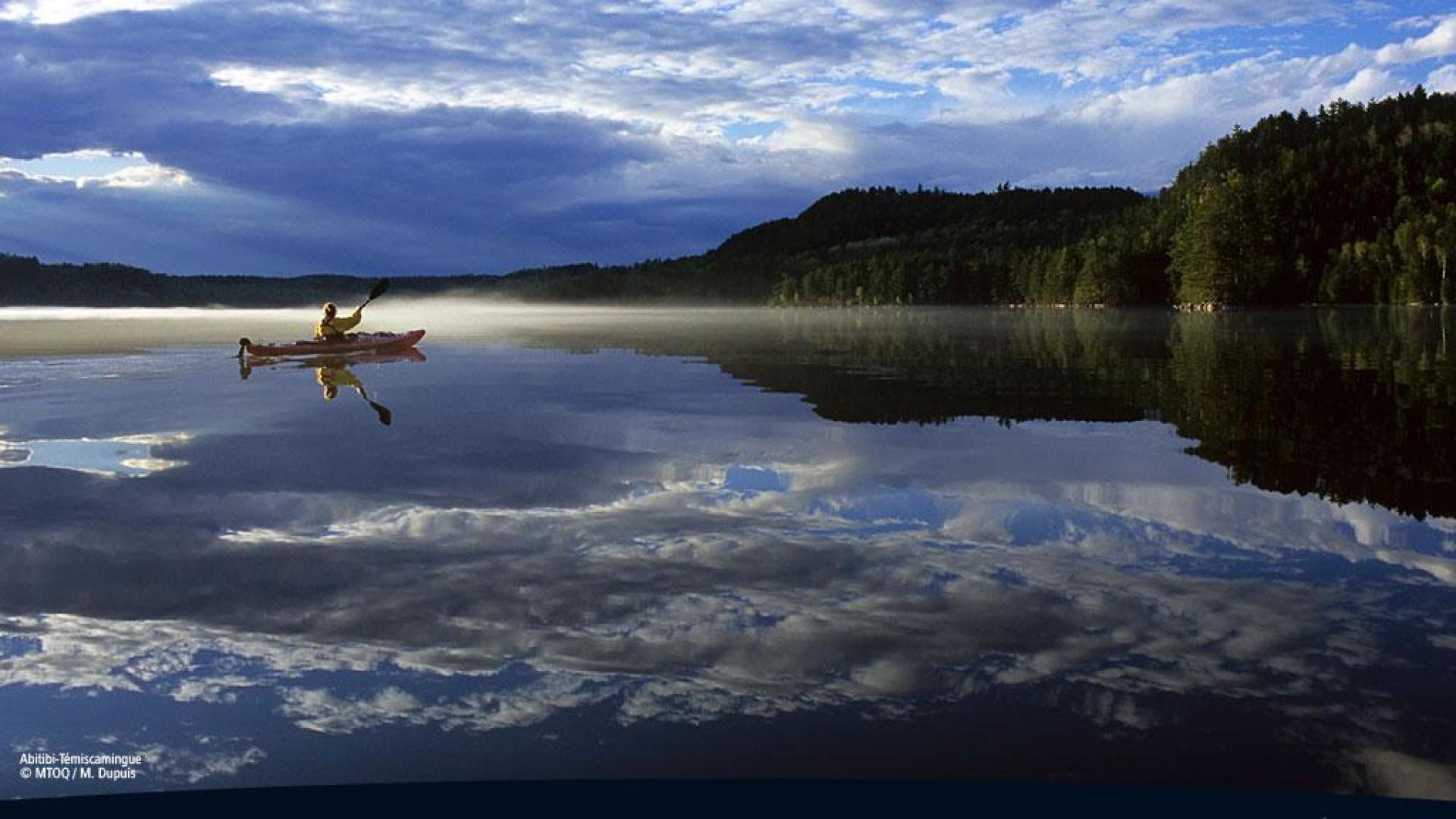 Kayak Wallpaper Hd - HD Wallpaper 