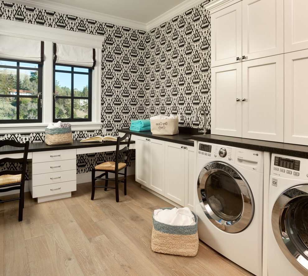 San Francisco Black And White Bathroom Wallpaper Laundry - Master Bathroom - HD Wallpaper 
