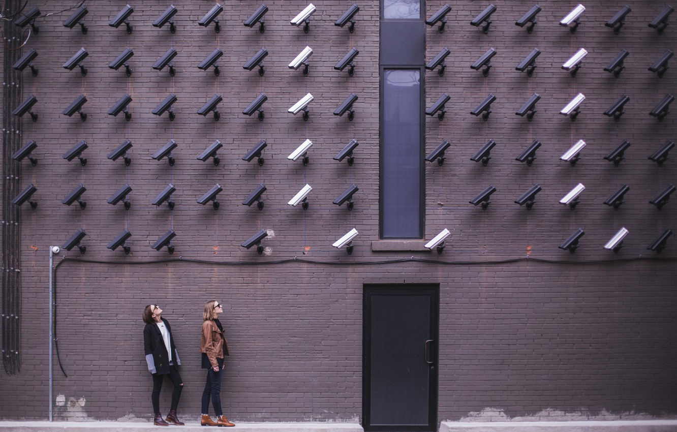 Photo Wallpaper The City, Girls, Wall, Street, The - Wall Of Surveillance Cameras - HD Wallpaper 