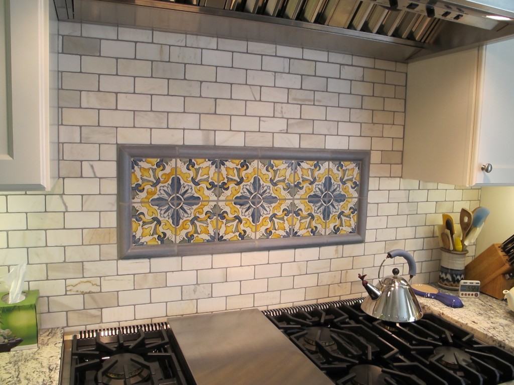 Easy Installing Kitchen Backsplash Decor Trends Intended - Kitchen Backsplash Mural Ideas - HD Wallpaper 