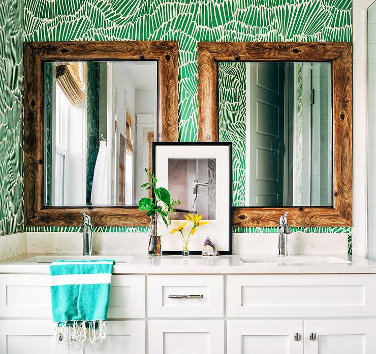 White Dual Washstand With Green Wallpaper - Tropical Wallpaper Bathroom - HD Wallpaper 