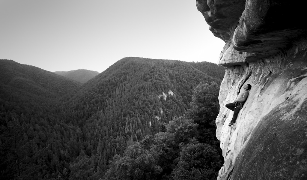 Mountain Climbing Wallpaper Hd - HD Wallpaper 