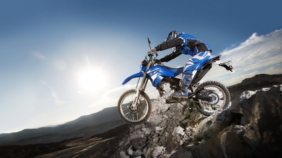 Download Wallpaper Motorcycle On The Mountains - Yamaha Dirt Bikes - HD Wallpaper 