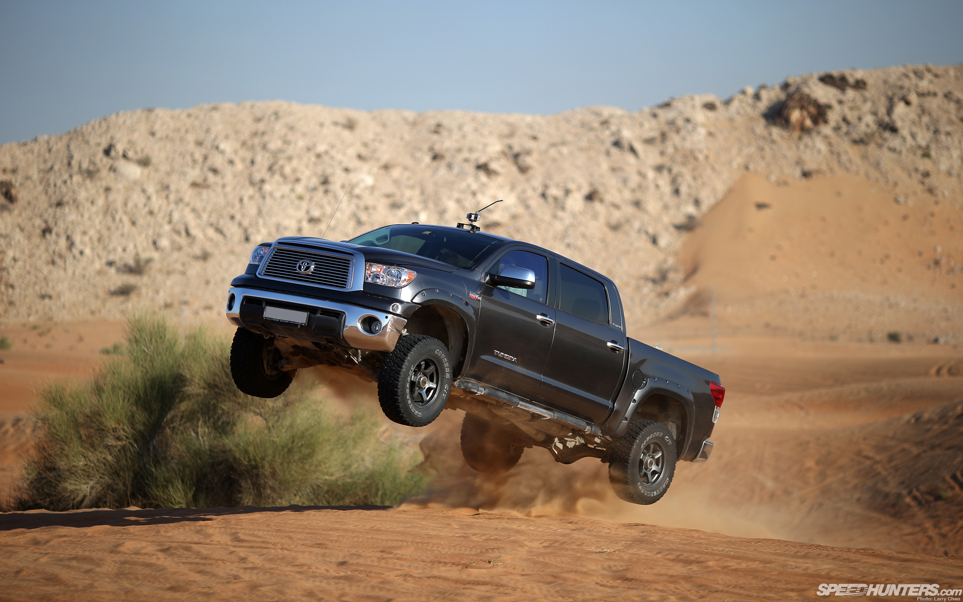 Toyota Tundra In Action - HD Wallpaper 